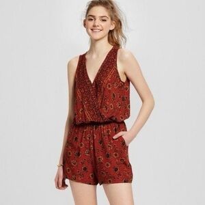 Mossimo Sunflower floral red cedar Romper women’s‎ size Small